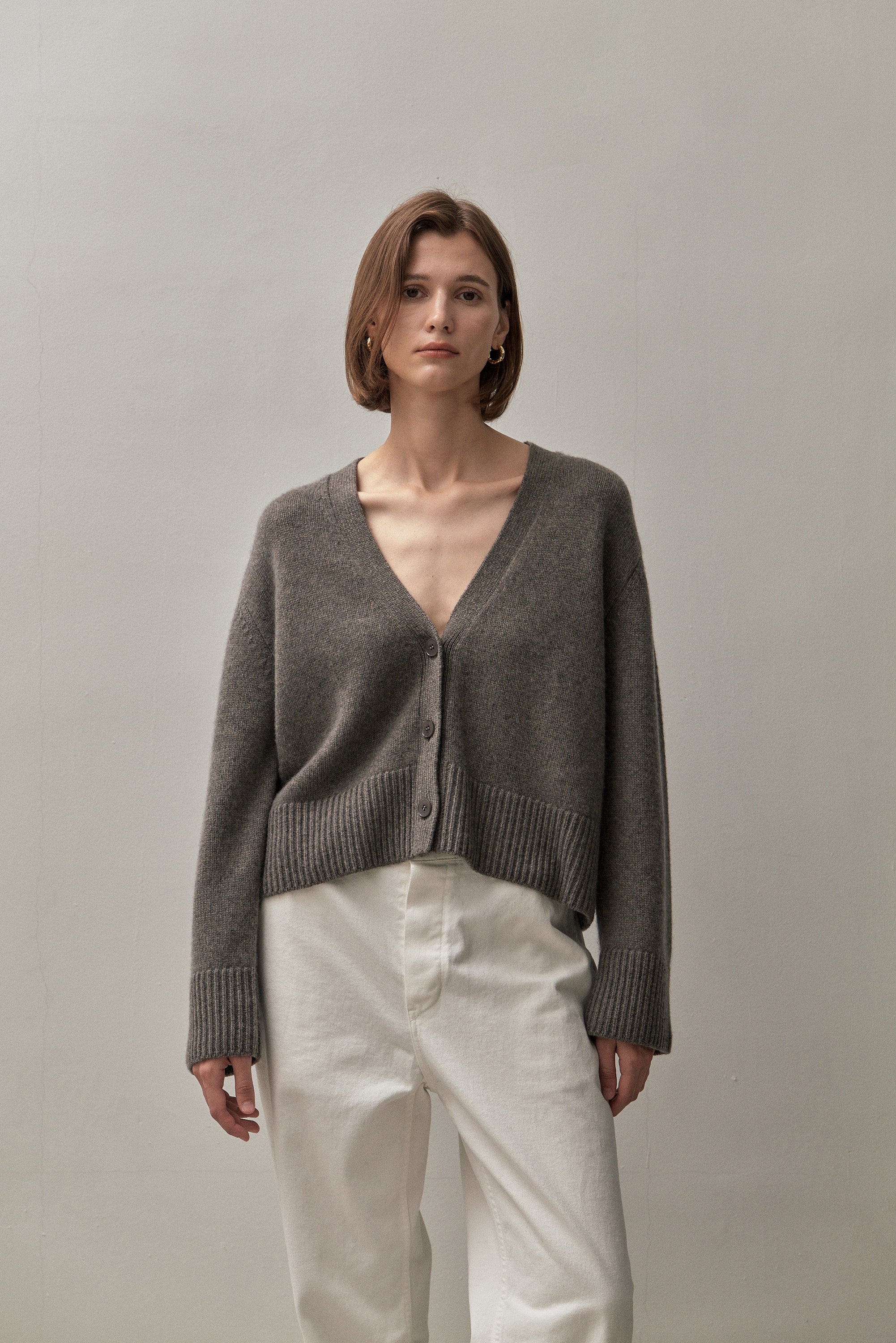THE CLASSIC CARDIGAN - OTTER – THE CURATED