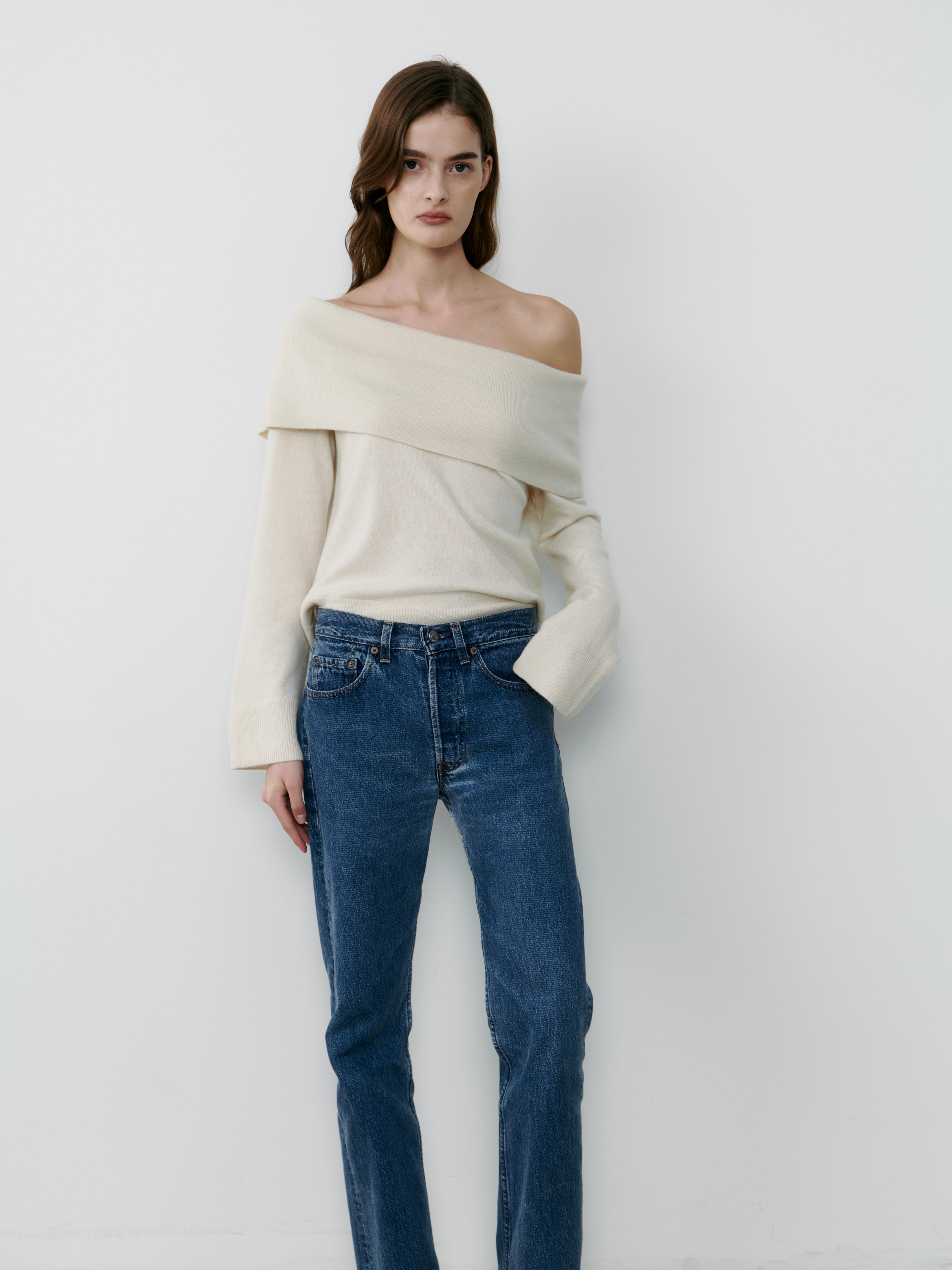 The Cashmere Off Shoulder Eco White | 100% Cashmere | The Curated
